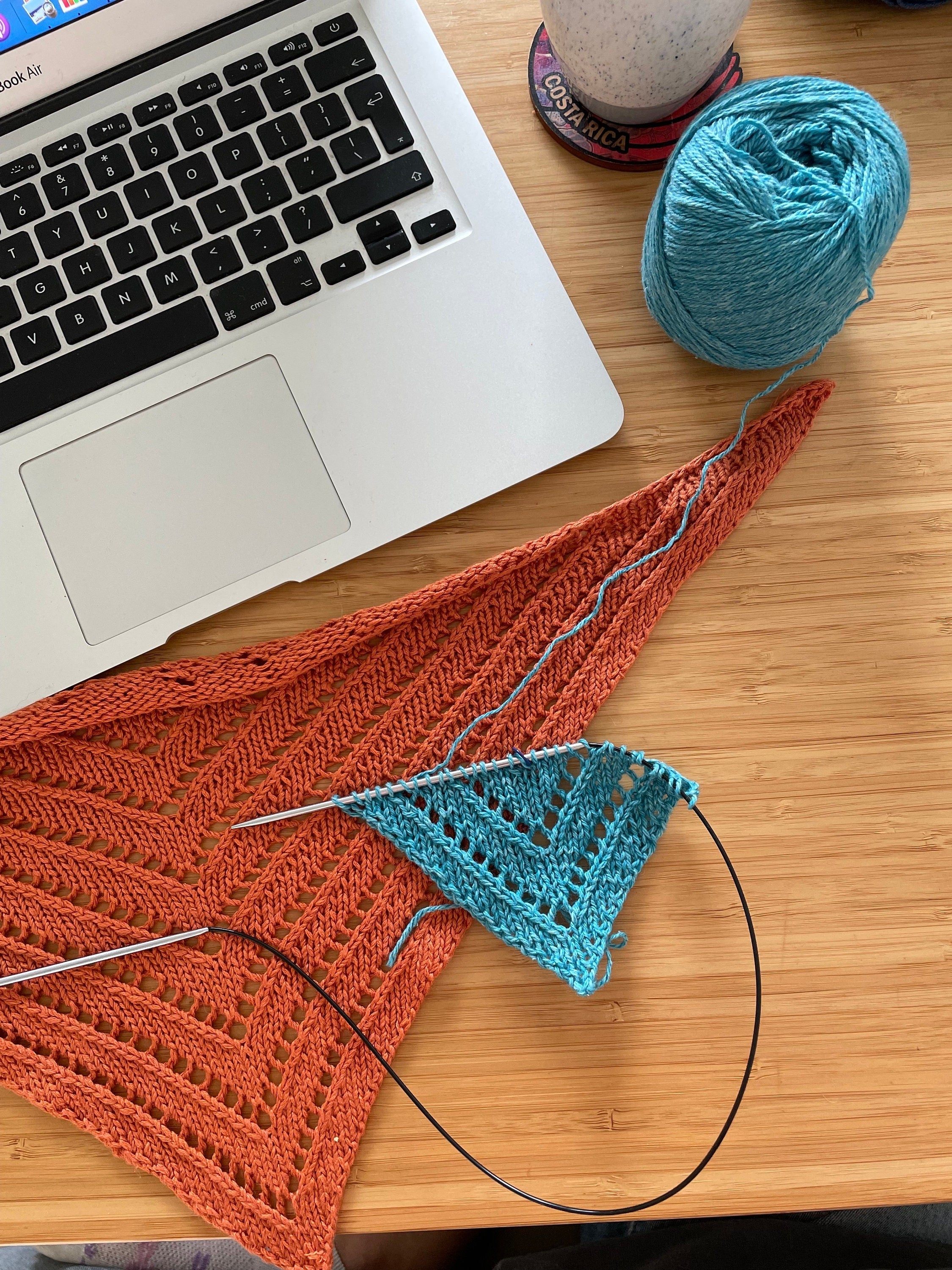 Papartis Lace Triangle Bandana | Knitting Pattern PDF