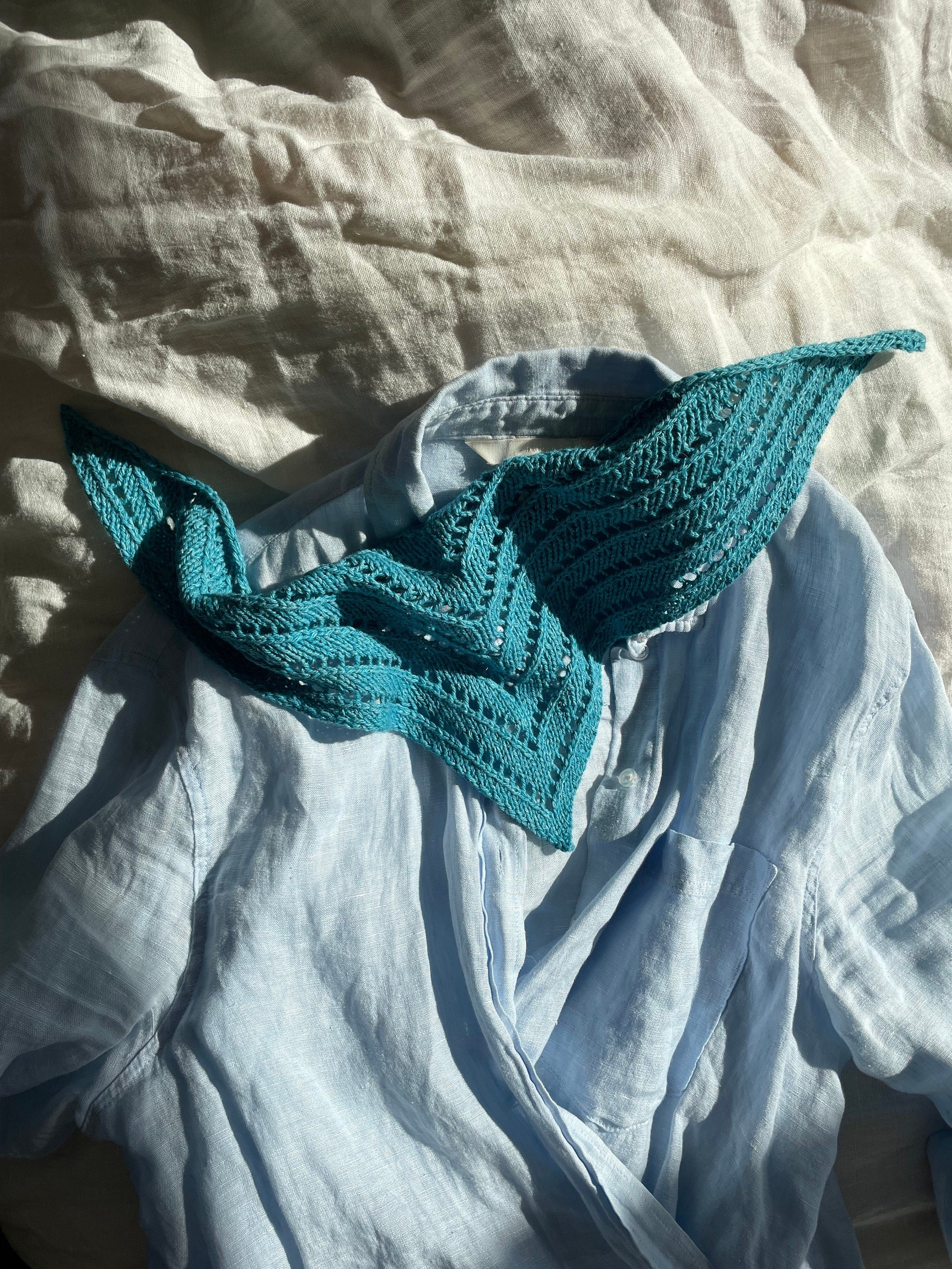 Papartis Lace Triangle Bandana | Knitting Pattern PDF